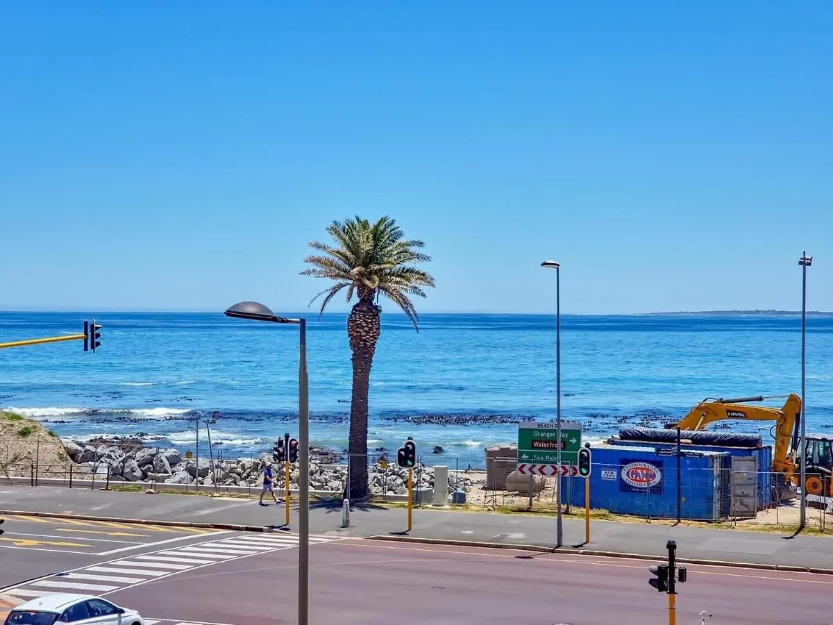Studio With Ocean And Promenade View Sea Point Cape Town