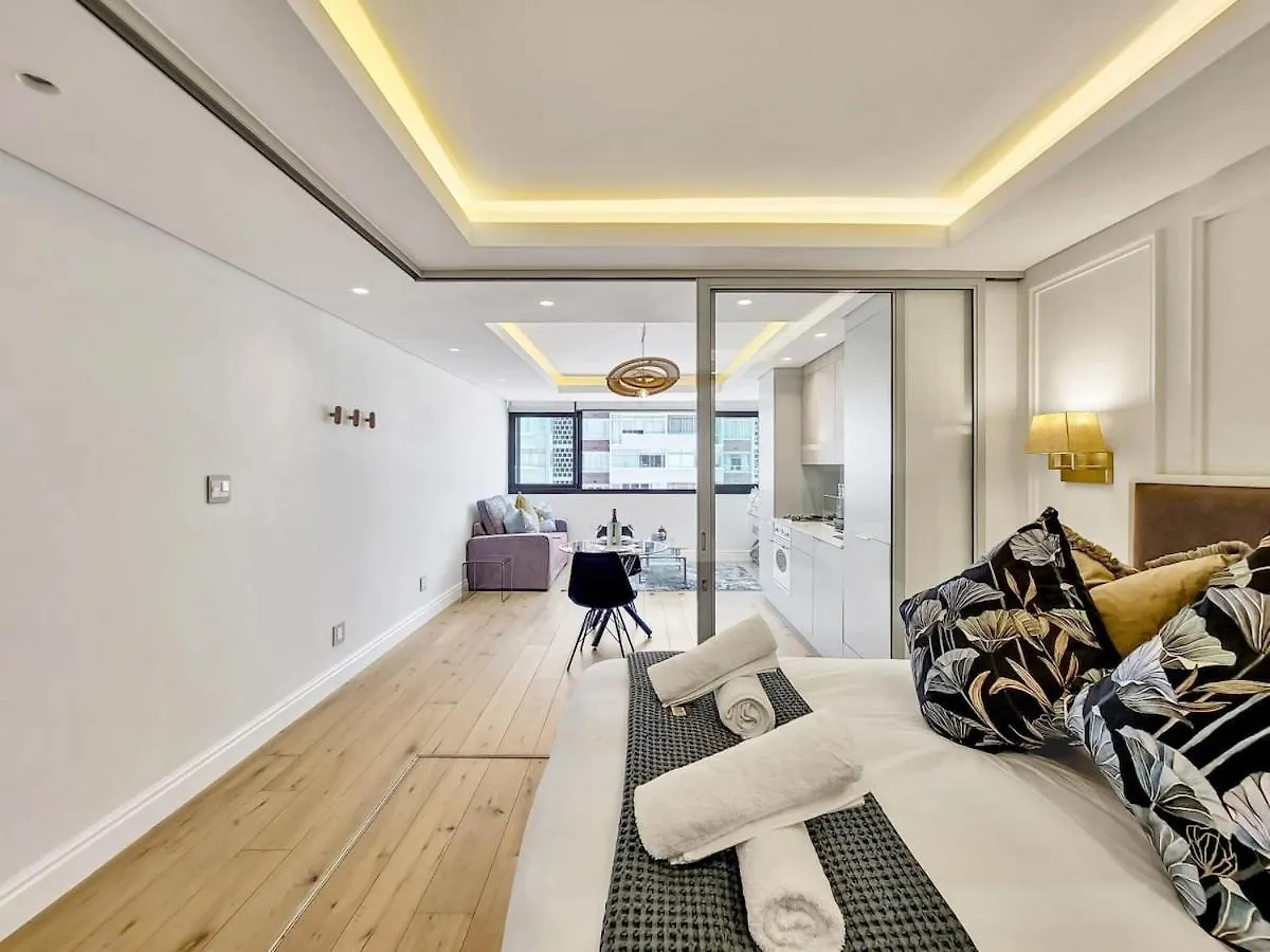 Studio With Ocean And Promenade View Sea Point Cape Town 0*,