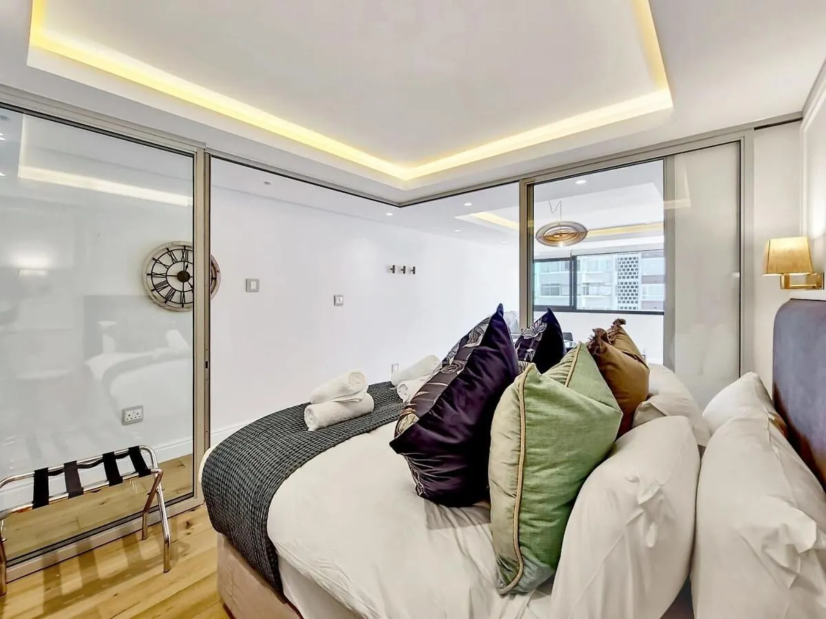 Studio With Ocean And Promenade View Sea Point Cape Town Apartment