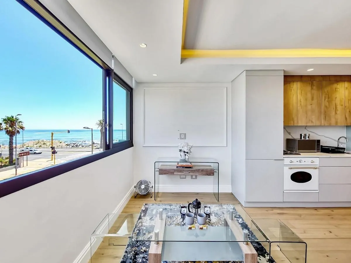 Studio With Ocean And Promenade View Sea Point Cape Town 0*,